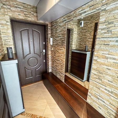Luxury Red Apartment By Marta Radom Ngoại thất bức ảnh
